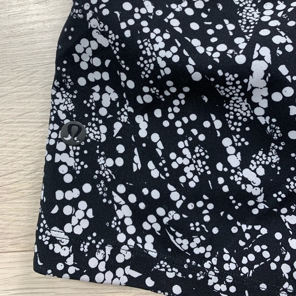 Lululemon On The Fly Short 2.5" Chirasu Black - Picture 8 of 15